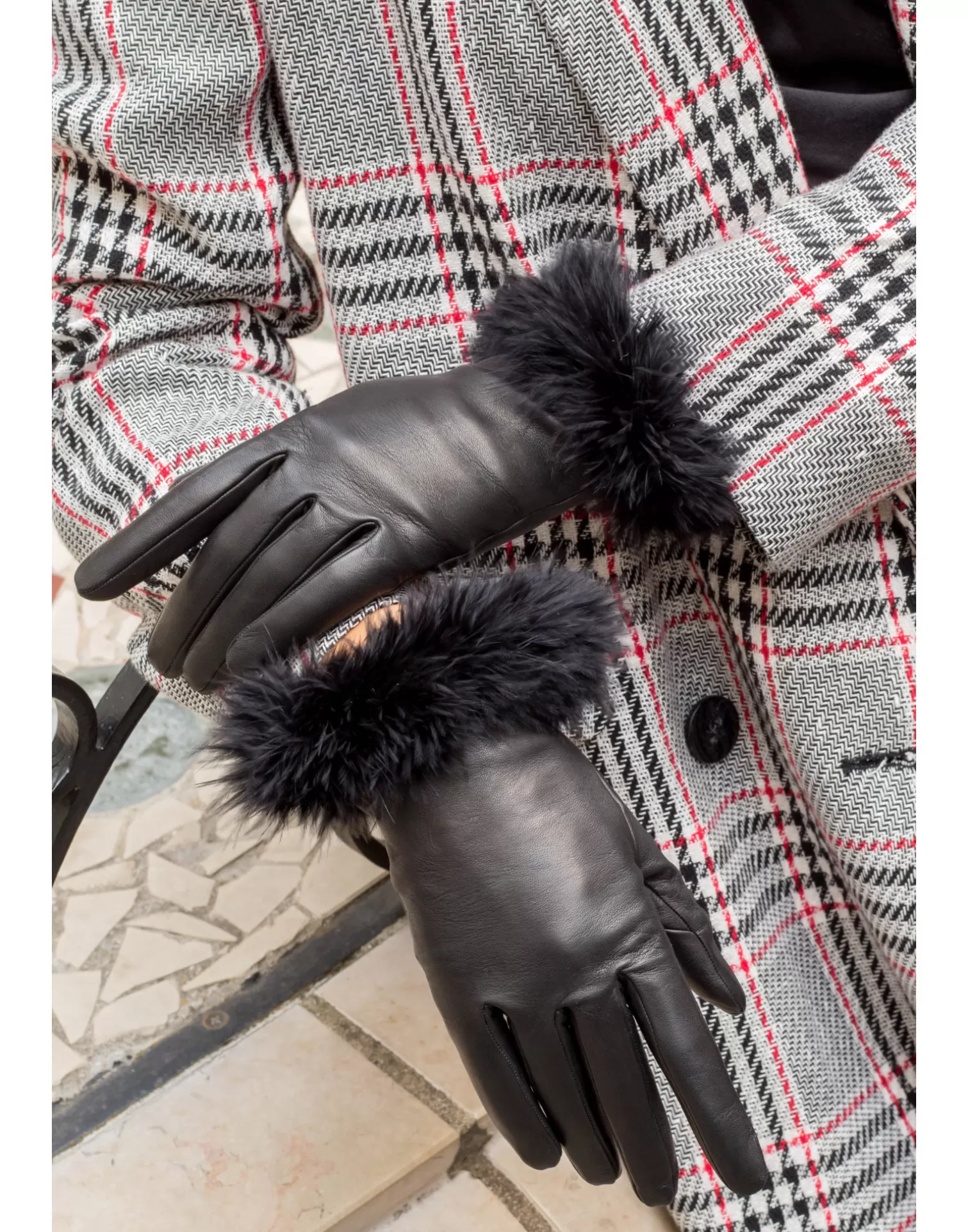 Agnelle Leather Gloves | Boa Silk Lining Black