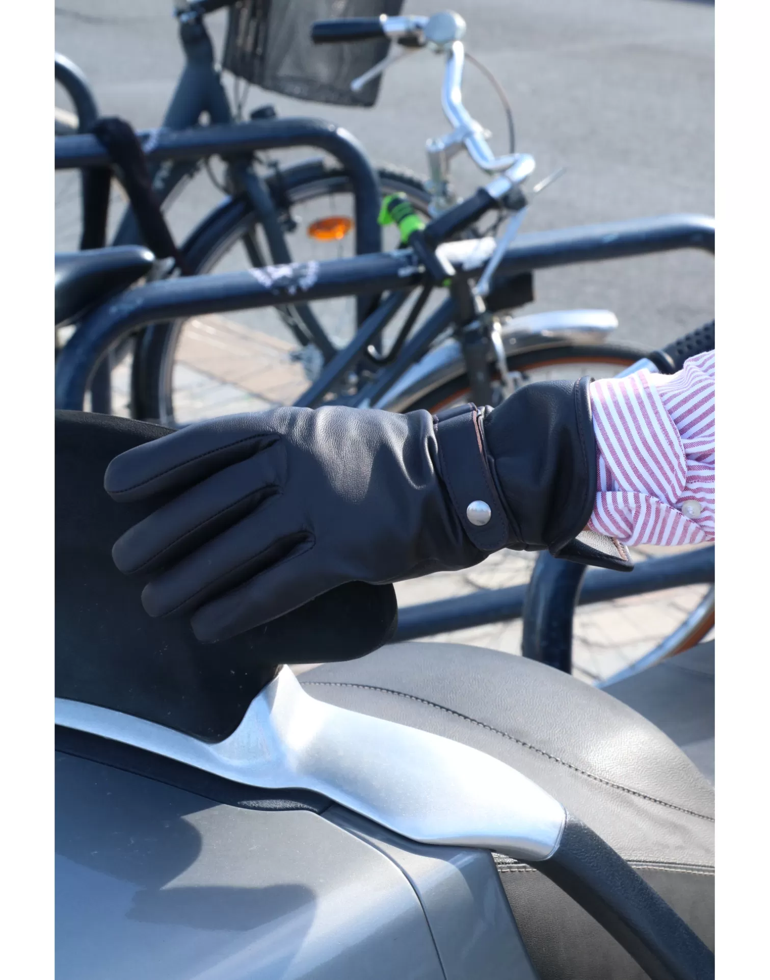 Agnelle Motorcycle & Bike Gloves | Hooper Alpaca Lining Noir Tactile