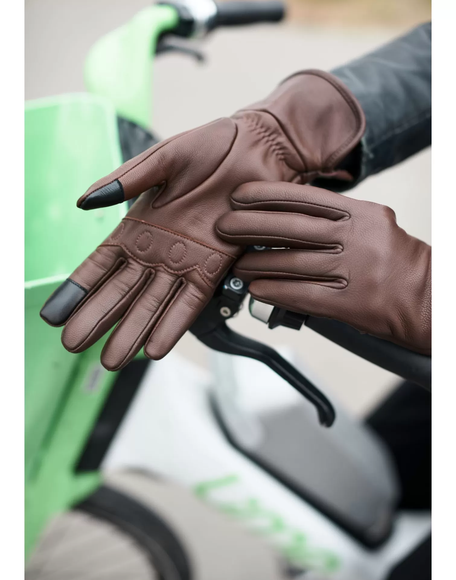 Agnelle Motorcycle & Bike Gloves | Hoopette Alpaga Lining Whisky Patine Tactile