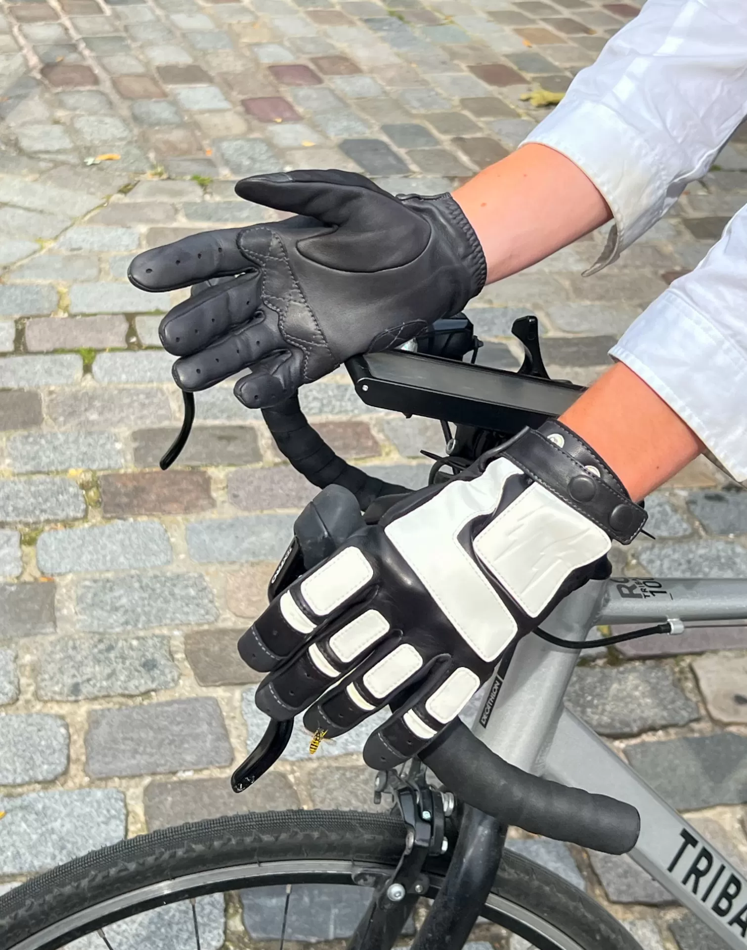 Agnelle Motorcycle & Bike Gloves | Jl Bmx Woman Silk Lining Perle/Black/White