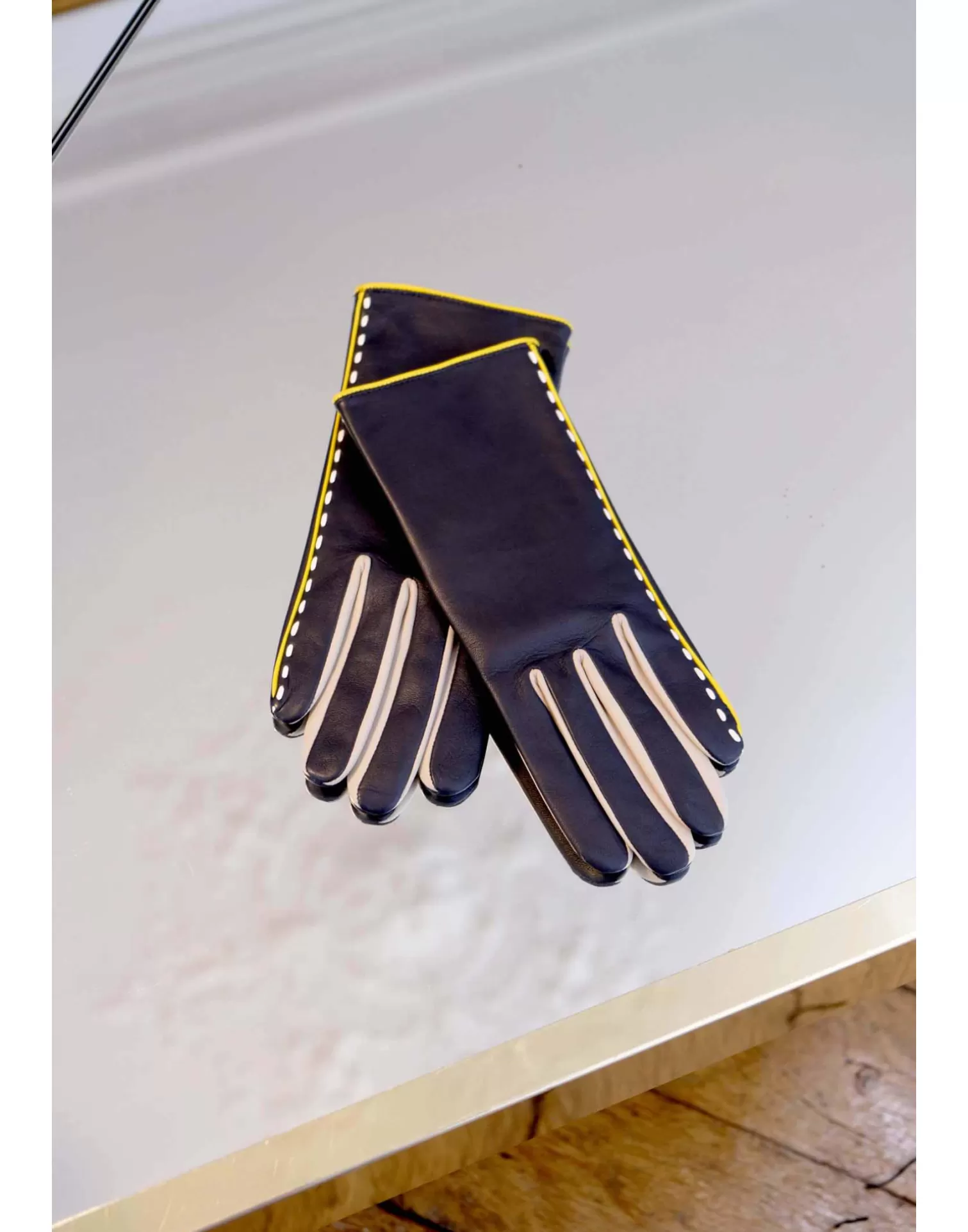 Agnelle Leather Gloves | Pilar Silk Lining Tbaltique/Citron/Sabl