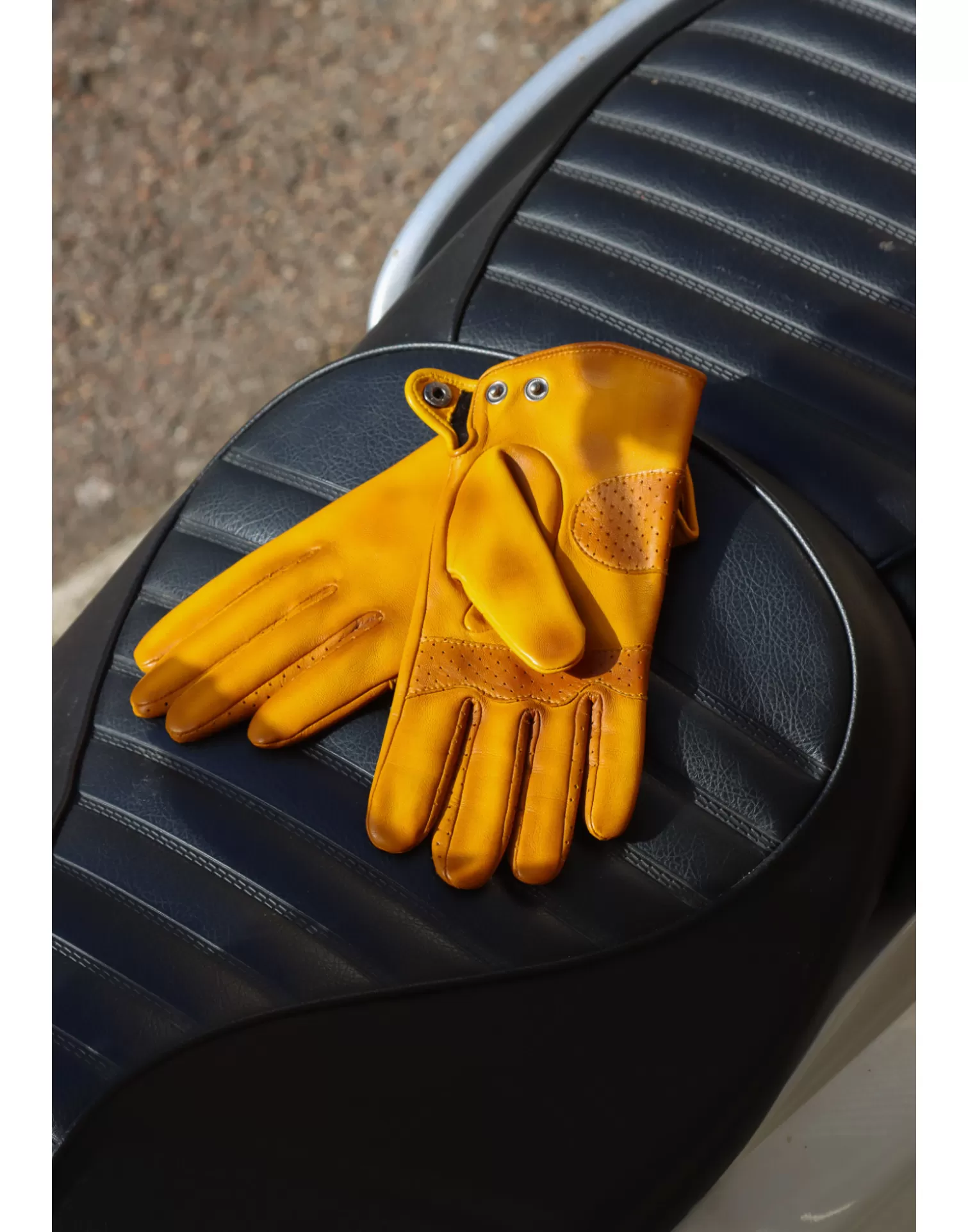 Agnelle Leather Gloves | Ruba Silk Lining Moutarde Patine