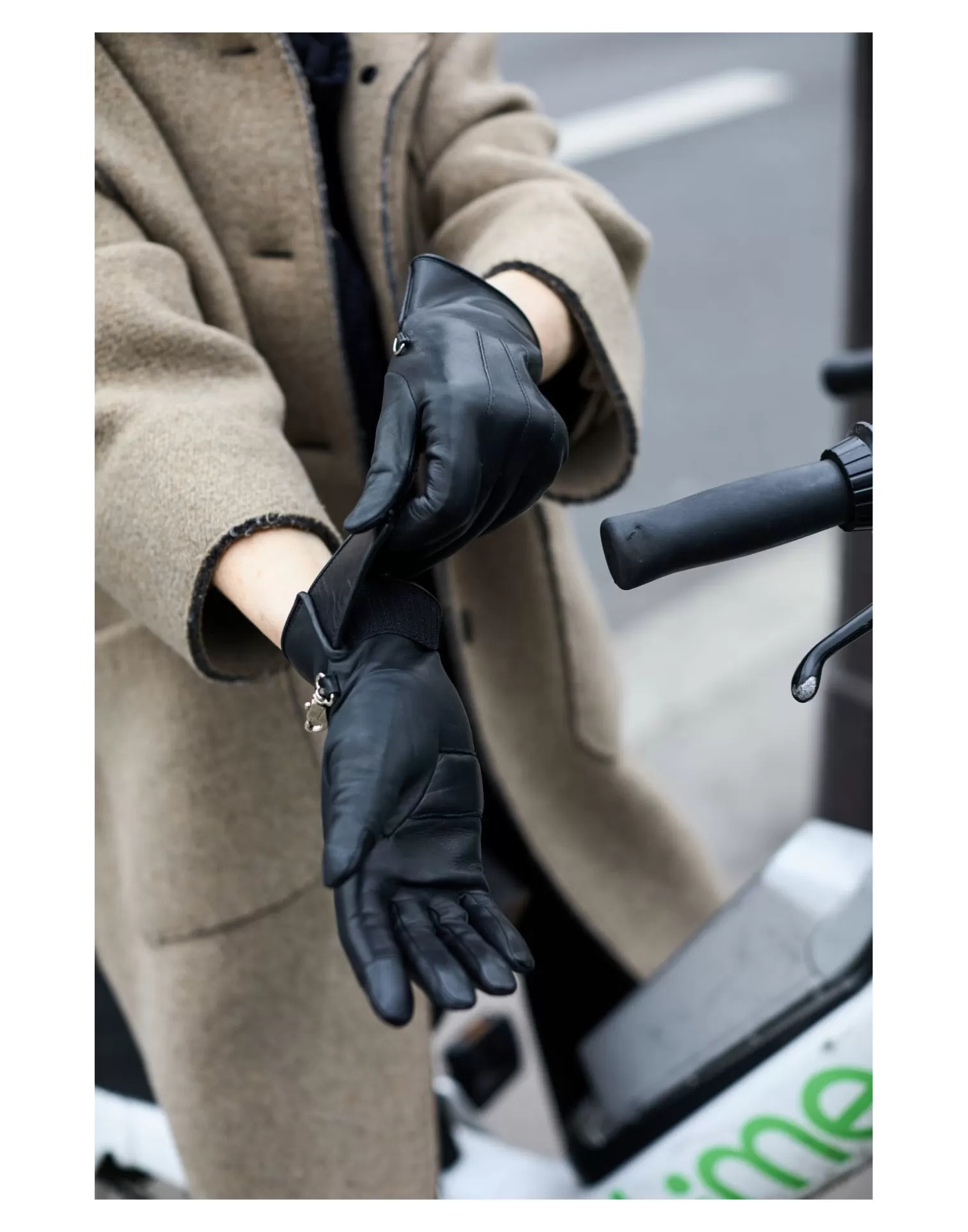 Agnelle Motorcycle & Bike Gloves | Yanac Rabbit & Silk Lining Tnoir